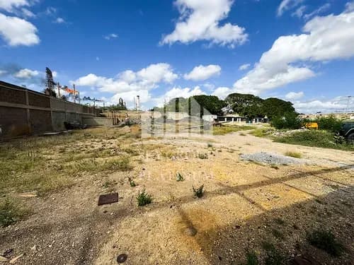 Patio Industrial Con Terreno En Venta De 4000 M2 Ubicado Vía La Flúor, Punto Fijo. Estado Falcon. Zenaida Quintero