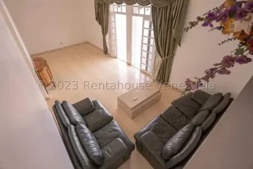 Tg Venta En Prados Del Este, En Calle Cerrada, Dos Casas Independientes, Buena Inversión! 26-4945