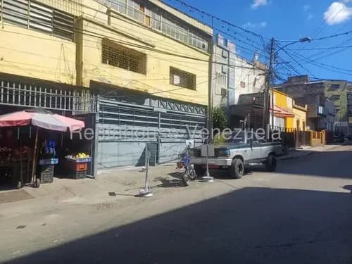 Local / Deposito Comercial ( A Remodelar ) Alquiler Catia ( Calle Argentina / Urb. Nva Caracas Mls-25-22211) )