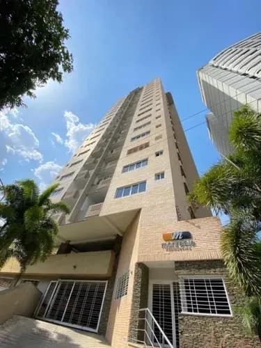 Apartamento En Venta En Las Chimeneas Res Monreale Gz