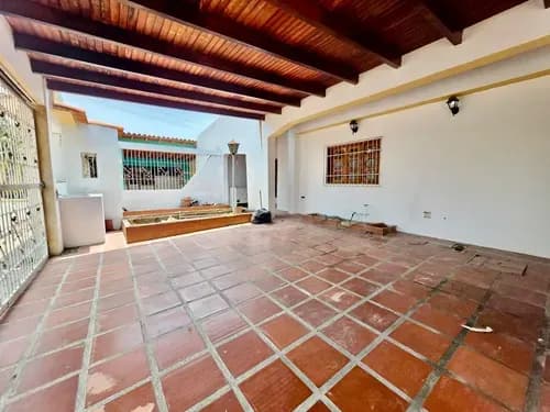 Casa En Venta En Urb. La Arboleda Barcelona