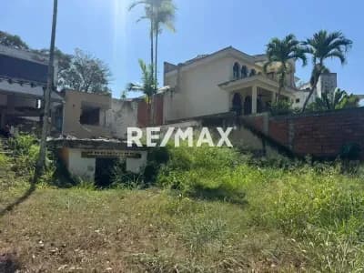 Se vende terreno en altos de Guataparo