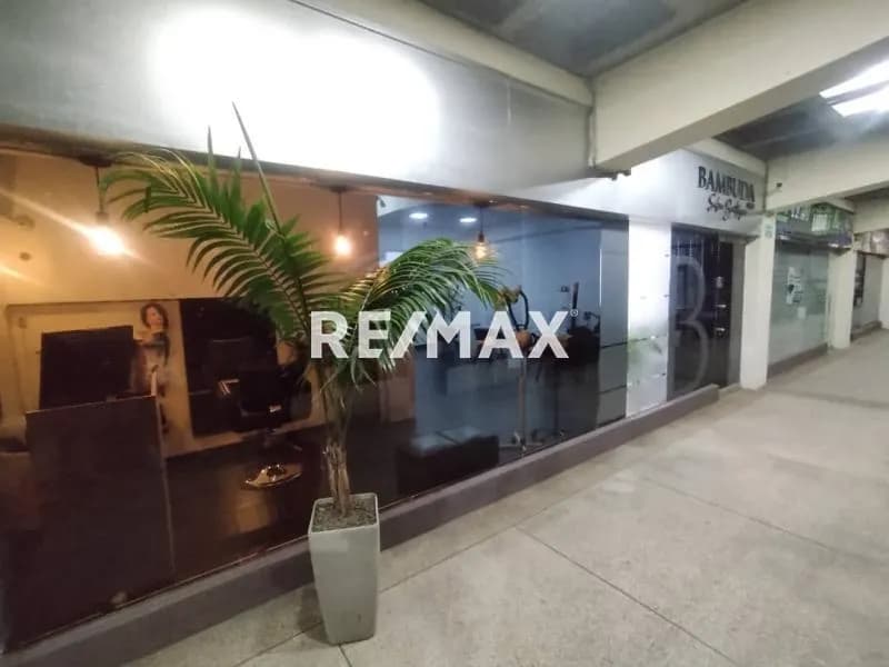 En Modalidad de Venta Local Comercial en Planta Baja del C.C Arichuna