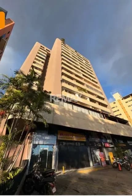 PH 230 MT2 AV. ROMULO GALLEGOS EN VENTA