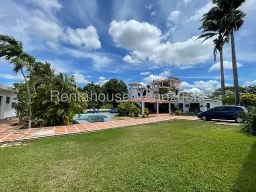 Iris Marin Vende Casa Granja 6.500 Mts De Terreno Ubicada Cabudare Av Intercomunal