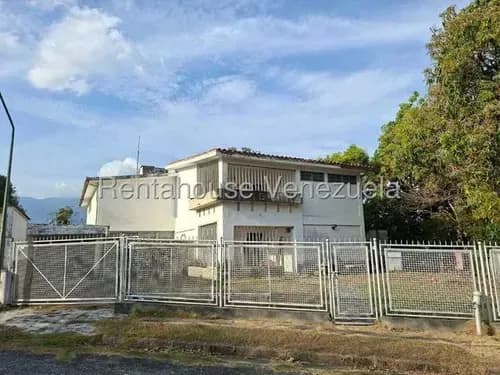 Oportunidad De Inversión En Macaracuay, Casa Amplia 565m2, Con Enorme Potencial Para Remodelar A Su Gusto, Ubicada En Calle Segura Y Cerrada