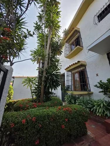Rosaura Isla Vende Amplia Casa En Trigal Norte Calle Cerrada Cod 29335