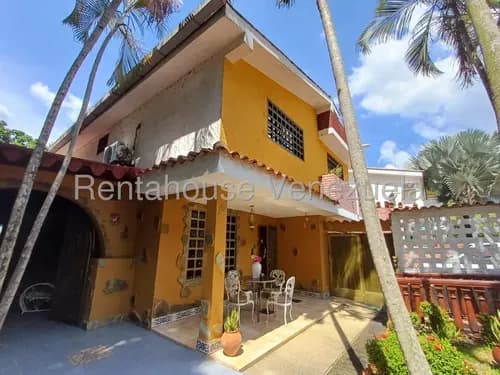 Casa Quinta En Venta En Urbanismo Privado El Castaño Maracay 320 Metros Excelente Precio Estef 25-8676