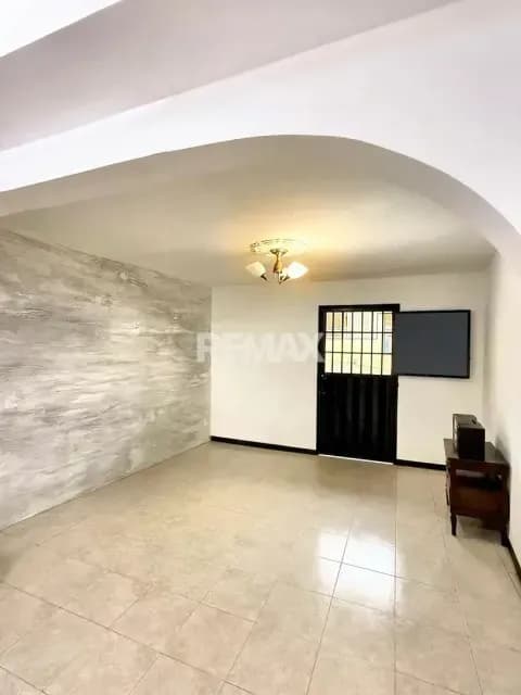 SE VENDE APARTAMENTO EN TUCAPÉ