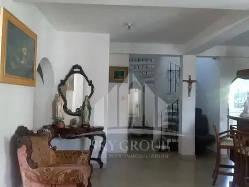 Carolina Romero Vende Casa De Dos Niveles Urb. Cuidad Jardin Mañongo Elc-134. Sólo Clientes