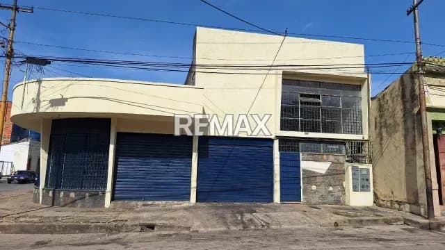 Local Comercial en Alquiler Ubicado entre Michelena y Carabobo - Local 1