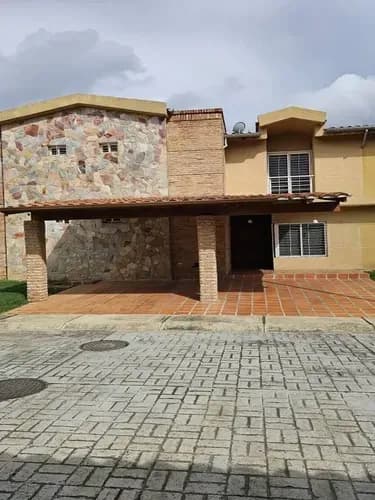 Townhouses En Venta Res. Hoyo 5 San Diego Gz
