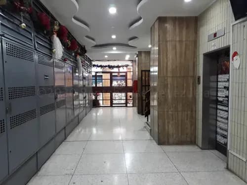 Local En Alquiler En Zona Centro Maracay 25-6983 Irrr