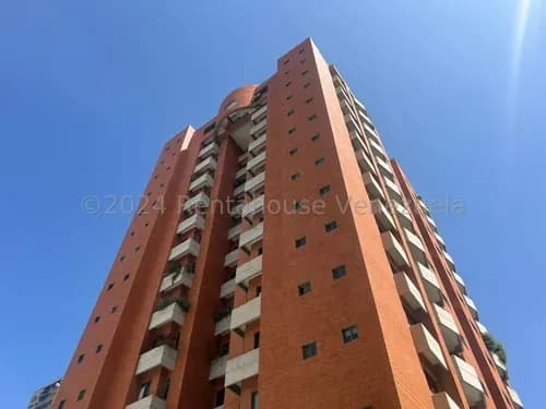 Karen Burgos Vende Apartamento Amoblado En El Triangulo Del Este Barquisimeto, Con Aire Acondicionado Integral, Cocina Remodelada, Vigilancia 24/7.