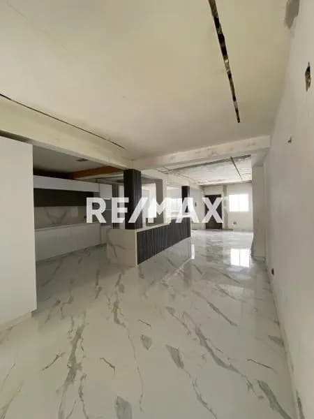 ESPECTACULAR CASA TOTALMENTE REMODELDA Y AMPLIADA EN EL ESTE DE LA CIUDAD