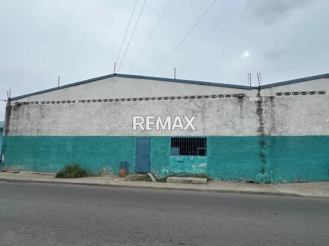 SE VENDE GALPON DE 1.200 mts2 en la zona sur de Valencia