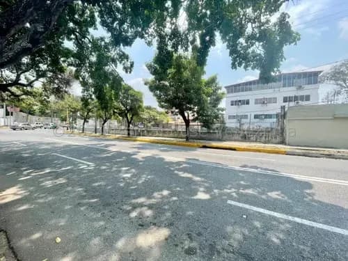 Lisbeth Delgado Vende Terreno Av. Los Abogados Barquisimeto Lara Cod. 25-649