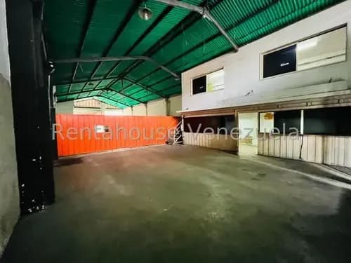 Iris Marín Vende Galpon De 472 Mts Ubicado En Zona Centro Barquisimeto Con Luz Trifasica