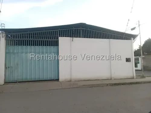 Raíza Suárez Alquila 2 6 1 1 1 2 0 Galpón Comercial De 210 Metros A Pie De Calle Ideal Para Carpintería, Latonería, Mecánica, Ubicado Al Oeste De Barquisimeto