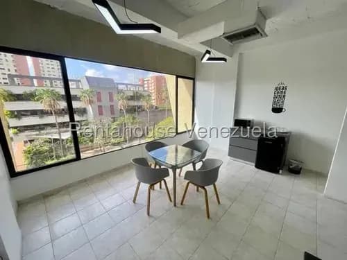 Oficina De 51m2 En Urb. El Parque: Equipada, Planta Eléctrica Total, Vista Panorámica Y Maletero @eloisabermudez.rah