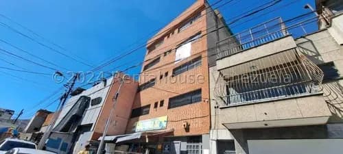 Yb Se Ofrece En Venta Amplio Edificio En Catia #25-5718