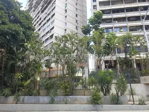 Apartamento En Alquiler, Urb. Bello Monte A 2 Cuadras Del C.c El Recreo.
