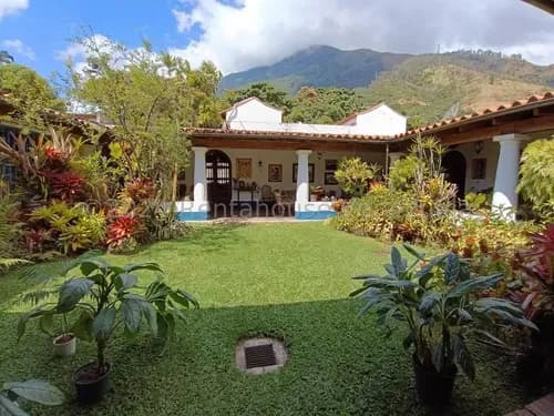 Casa En Venta En Los Chorros Caracas Jardin