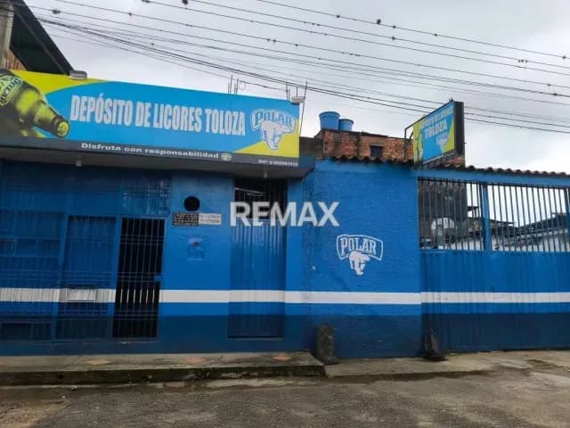 Se Vende propiedad con firma personal de Tasca y restaurante, posee licencia de licores. Urbanización Pérez Toloza en San Juan de Colón.