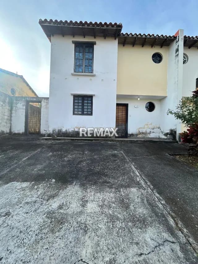 ¡ EN VENTA TOWNHOUSE !