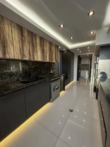 Alquiler De Lujoso Penthouse Semi Equipado En Urb Las Chimeneas Res Altos Del Tepuy, Terraza, Planta 50% El Edificio, En El Interior Inversor Para 110v Facil Acceso Autopista.l