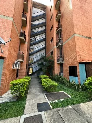 Venta De Apartamento En Lomas De Mañongo Naguanagua Ll-skp