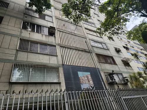 Alquiler De Oficina En Avenida Libertador, Exelente Oficina Tipo Cubiculo