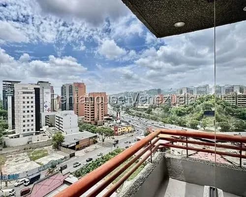 Apartamento Tipo Estudio Con Vista A La Ciudad En Una Zona Privilegiada Por Los Accesos A Las Autopista 26-20852 Js