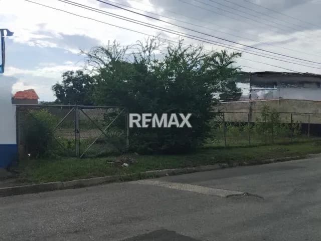 Se vende Terreno ubicado en la Avenida Cumanagotos en la Ciudad de Barcelona