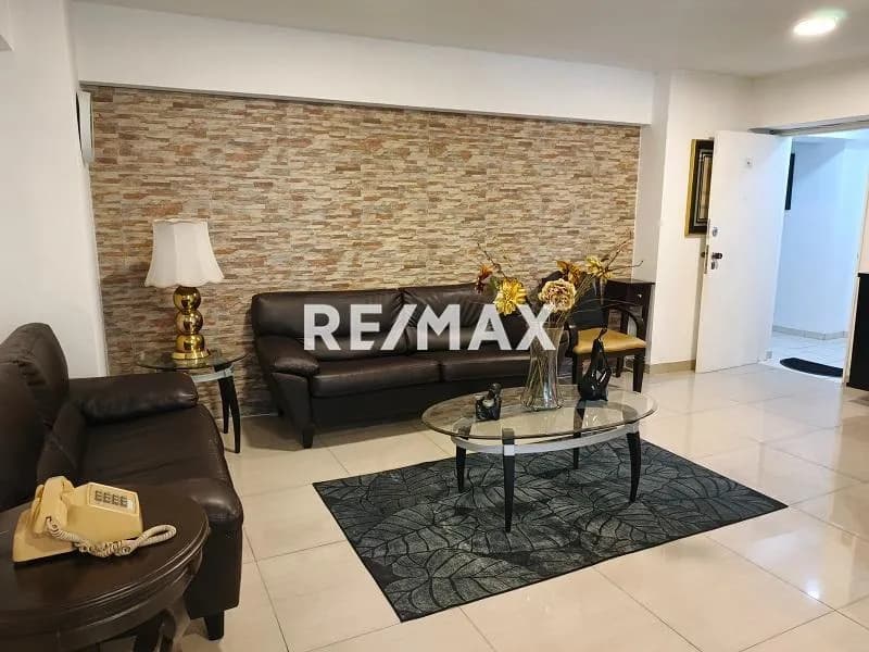 Alquiler. Apartamento. La Urbina. Caracas.