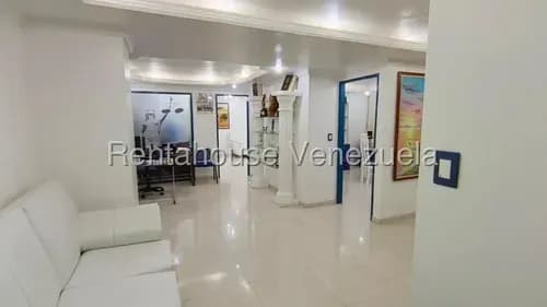 Oficina En Venta. Parroquia La Candelaria. Perfectamente Adaptable A Cualquier Actividad. Fc // 26-12025