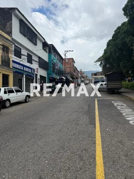 ALQUILER DE LOCAL COMERCIAL CENTRO COMERCIAL PLAZA TARIBA 22 M2