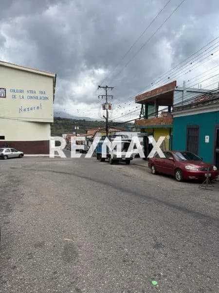 ALQUILER DE LOCAL COMERCIAL CENTRO COMERCIAL PLAZA TARIBA 20 M2