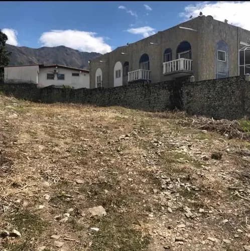 Terreno En Venta En La Urbanización El Castaño Maracay, 804 M2