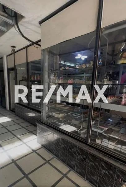 Se Vende 6 Locales Comerciales en Casco Central