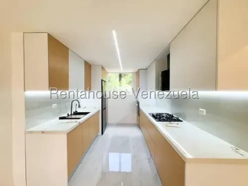 Tg Oportunidad! Apartamento En Venta En Colinas De La Tahona, Totalmente Remodelado Con Diseño Vanguardista 26-19564