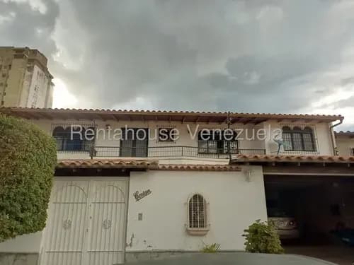 Se Ofrece En Venta Excelente Casa Quinta En Calle Cerrada Ubicada En Colinas De La California