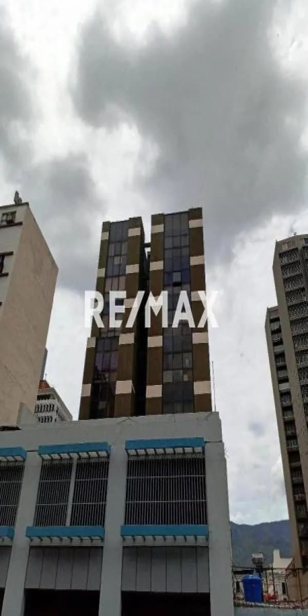 OFICINA EN VENTA - URB. PARROQUIA CATEDRAL