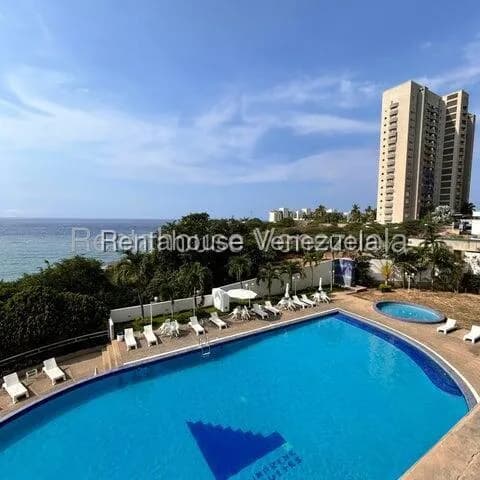 Apartamento (1 Nivel) en Alquiler en Playa Grande, Vargas