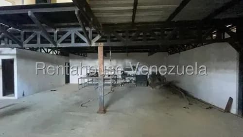Erika Armeya Vende, Edificio Con Locales Comerciales En Venta En El Centro De Barquisimeto. Flex: 25-10501
