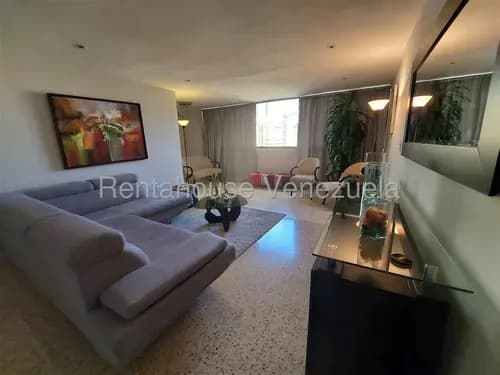 Apartamento En Venta Remodelado En Altamira Oportunidad / Rf