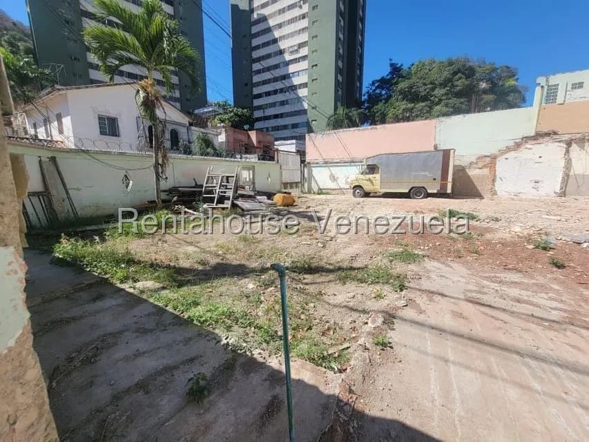 Terreno (Comercial) en Venta en El Paraiso, Distrito Metropolitano