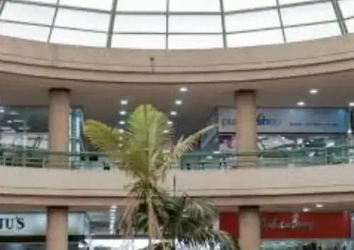 Ofresco Local En Alquiler Ubicado En Shopping Center. G.g