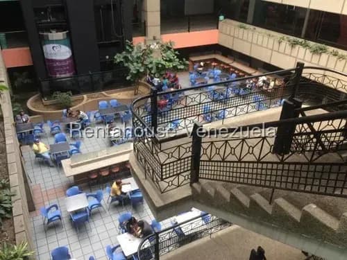 Julio Latouche 26-2338 Local Comercial U Oficina En Venta C.c Paseo Las Industrias Valencia Carabobo, 68 Metros, Sin Problemas De Agua Tienen Pozo Propio. Cantv E Internet Aba