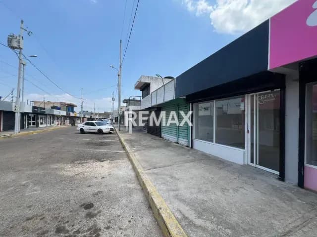 Local Comercial en alquiler en el Centro Comercial Ciudad de Progreso, El nino- San Francisco